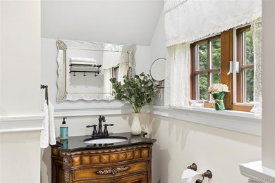 There are homes that present beautifully in photographs, and - photo 13