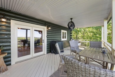 Welcome to this stunning cabin-style modern home offering - photo 15