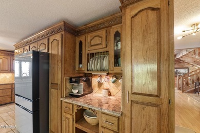 Welcome to this stunning cabin-style modern home offering - photo 21
