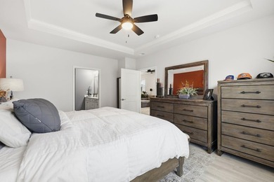 This well maintained 2 bedroom, 2 bathroom home attached villa - photo 23