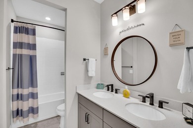 WOW!!! Like new 2022 smart energy-efficient home in Heron - photo 27