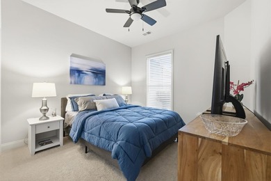 This well maintained 2 bedroom, 2 bathroom home attached villa - photo 28