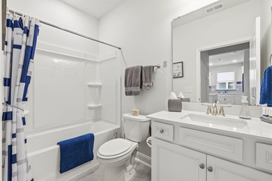 This well maintained 2 bedroom, 2 bathroom home attached villa - photo 29