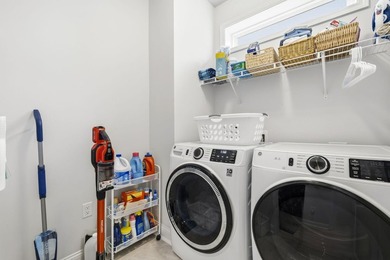 This well maintained 2 bedroom, 2 bathroom home attached villa - photo 30