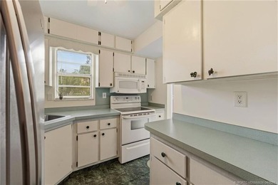 Welcome to this beautifully maintained ground-floor, 2-bedroom - photo 3