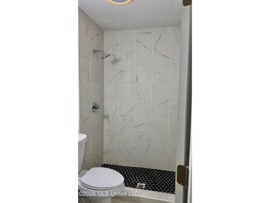 A Beautiful House completely remodeled and move-in ready!!! This - photo 9