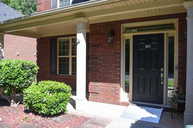 Stunning full-brick home overlooking the 14th hole of the golf - photo 4