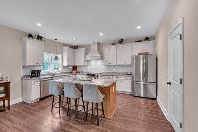 MOTIVATED SELLERS - NOT YOUR TYPICAL NEW BUILD If you've been - photo 15