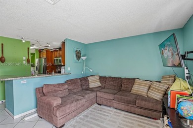 Welcome to this beautifully maintained 3-bedroom, 2.5-bath home - photo 5