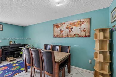 Welcome to this beautifully maintained 3-bedroom, 2.5-bath home - photo 7