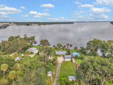 Lake Home For Sale in East Palatka, Florida