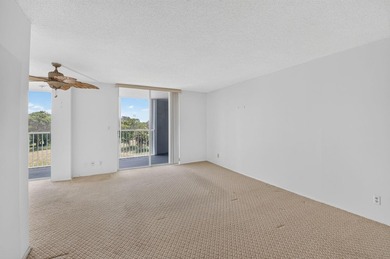 Rare opportunity to reimagine this spacious 4th-floor residence - photo 7