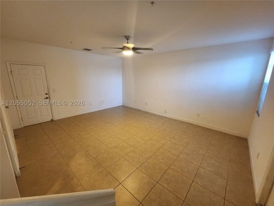 Lakefront, very well-maintained tri-level townhome at Montclair - photo 5