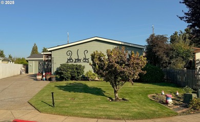 McKenzie River  Home For Sale in Springfield Oregon