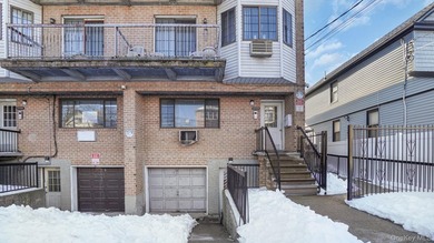 Fully renovated, modern appliances, beautiful, spacious - photo 1