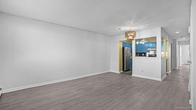 Fully renovated, modern appliances, beautiful, spacious - photo 3