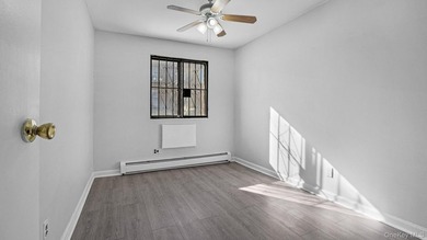 Fully renovated, modern appliances, beautiful, spacious - photo 8