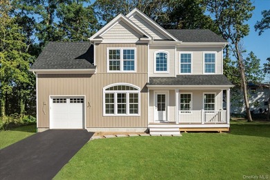 Brand New Development on a Cul-de-Sac, in Copiague. Walk to - photo 2