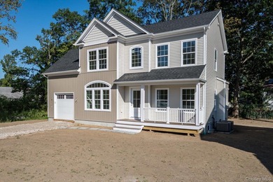 Brand New Development on a Cul-de-Sac, in Copiague. Walk to - photo 3