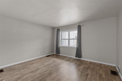 Move-in ready, great starter home, and seller's are motivated - photo 4