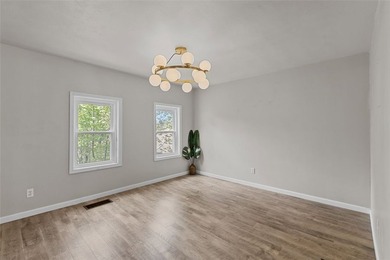Move-in ready, great starter home, and seller's are motivated - photo 8