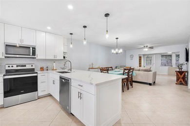 Welcome to your dream home! Fully remodeled 2/2 villa, in the - photo 7