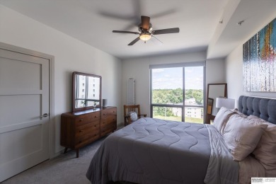 Charlie Sutton, M: , charlie.sutton,   - Live the luxury