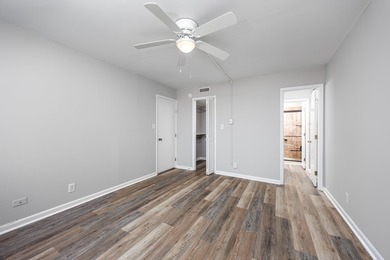 Discover easy coastal living in this beautifully renovated - photo 18