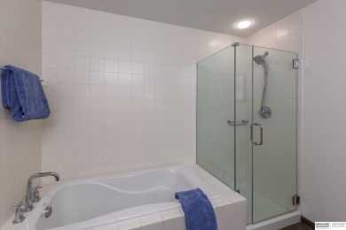 Charlie Sutton, M: , charlie.sutton,   - Live the luxury