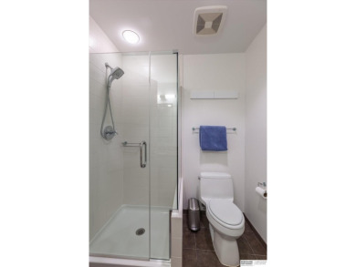 Charlie Sutton, M: , charlie.sutton,   - Live the luxury