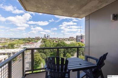 Charlie Sutton, M: , charlie.sutton,   - Live the luxury