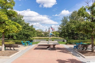 Charlie Sutton, M: , charlie.sutton,   - Live the luxury