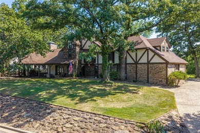 Welcome to this charming Tudor-style home in the Fianna Hills - photo 1