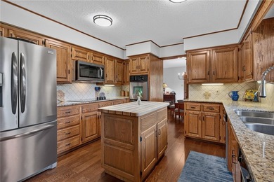 Welcome to this charming Tudor-style home in the Fianna Hills - photo 8