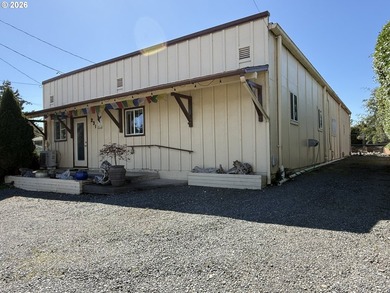 Versatile Industrial/Commercial property offering a wide range - photo 1