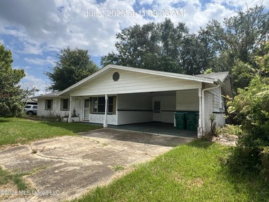 Looking for your next project? This 3-bedroom, 1.5-bath home has - photo 2