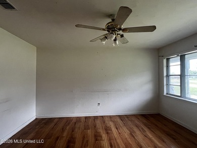 Looking for your next project? This 3-bedroom, 1.5-bath home has - photo 7