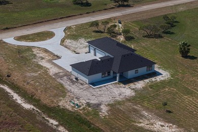 New custom home on a quiet cul-de-sac across from Copano Bay! - photo 7