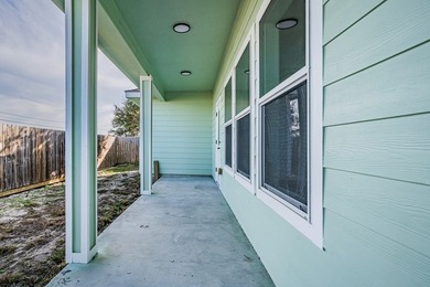 This stylishly crafted home in desirable Sea Oaks Village - photo 8