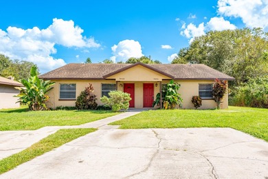 Lake Townhome/Townhouse For Sale in Winter Haven, Florida