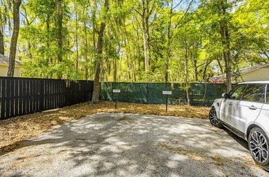 Luxury Lady's Island condominium in the highly sought-after - photo 44