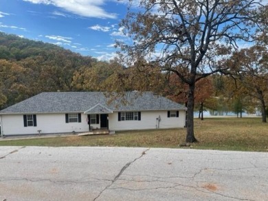 Table Rock Lake Home Sale Pending in Kimberling City Missouri