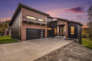 Union Lake - Branch County Home For Sale in Union City Michigan