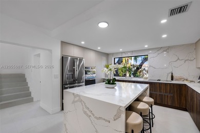 Introducing Villa Shores, a recently fully renovated & - photo 4