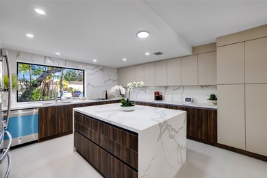 Introducing Villa Shores, a recently fully renovated & - photo 6