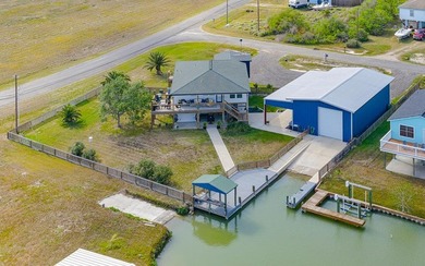 Waterfront living on a premier corner lot in Rockport! This - photo 1