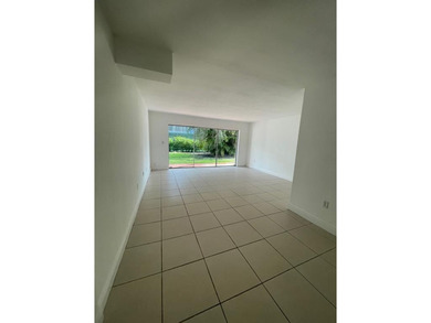 Prime location Real Estate in highly desirable Fontainebleau