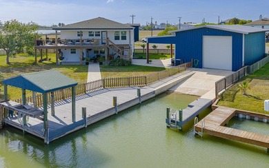 Waterfront living on a premier corner lot in Rockport! This - photo 3