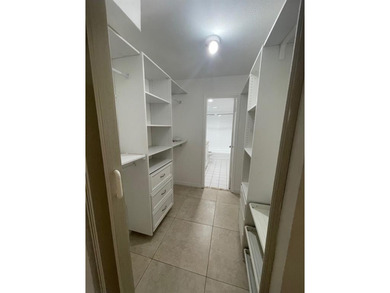 Prime location Real Estate in highly desirable Fontainebleau