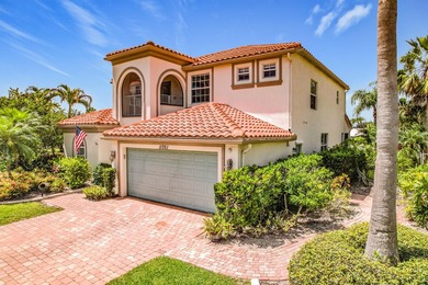 Spectacular, former model, POOL home in the exclusive community - photo 3